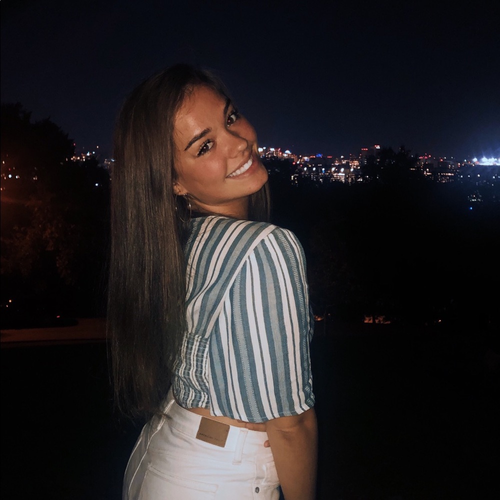 Meet your Posher, Elizabeth